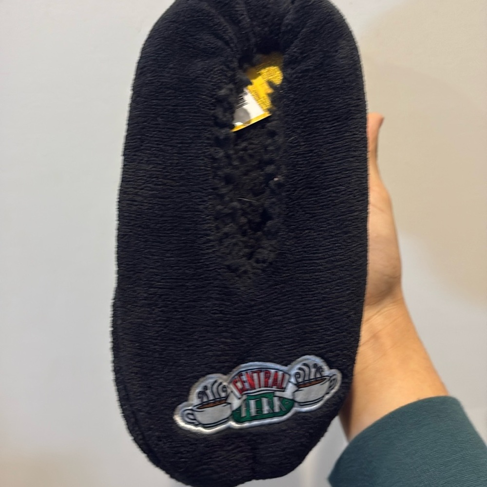 Central Perk Friends Slippers Size 4-10 Brand New!